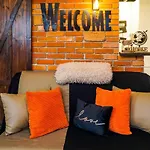 Rustic Flat With Perfect Location