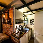 Rustic Flat With Perfect Location